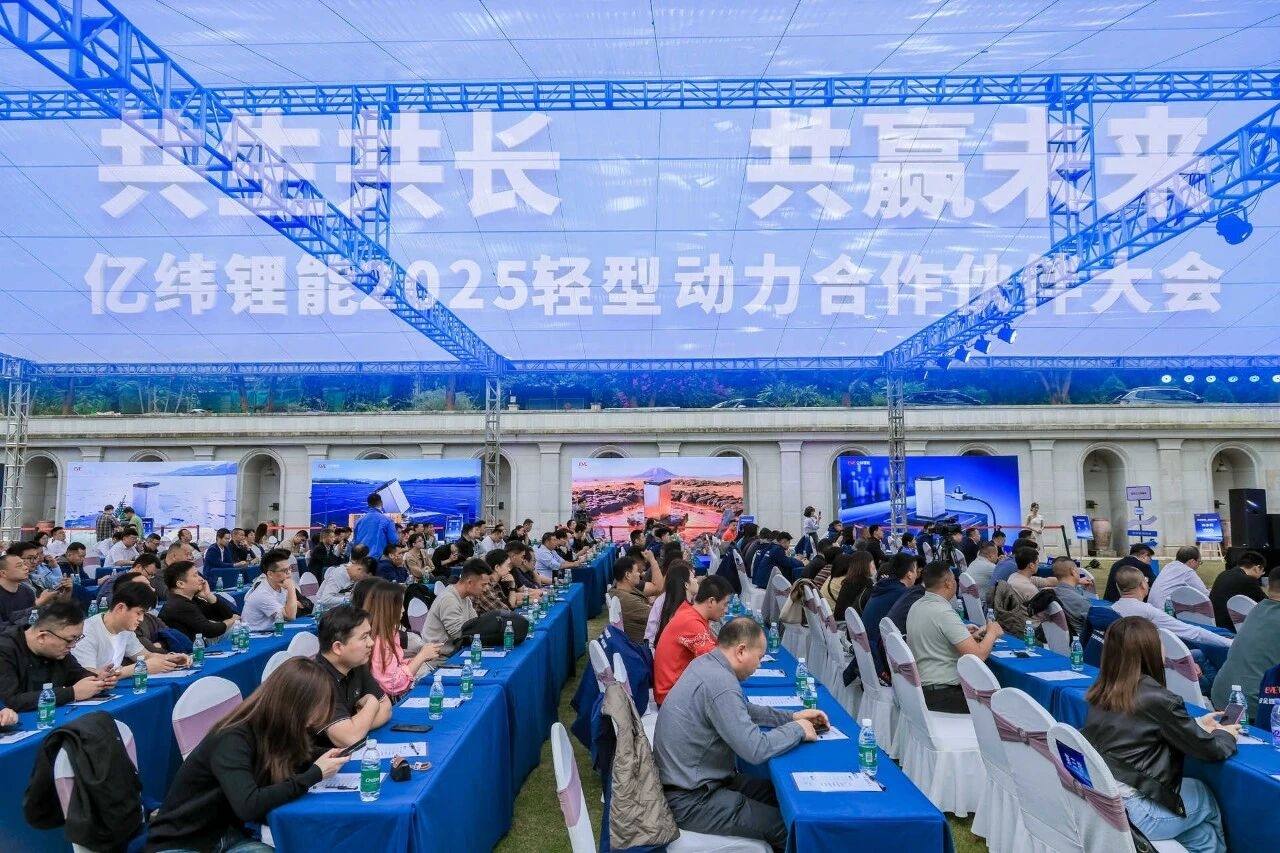 9505960dc939040ec8c8154db1cebc3d_compress-884.jpg